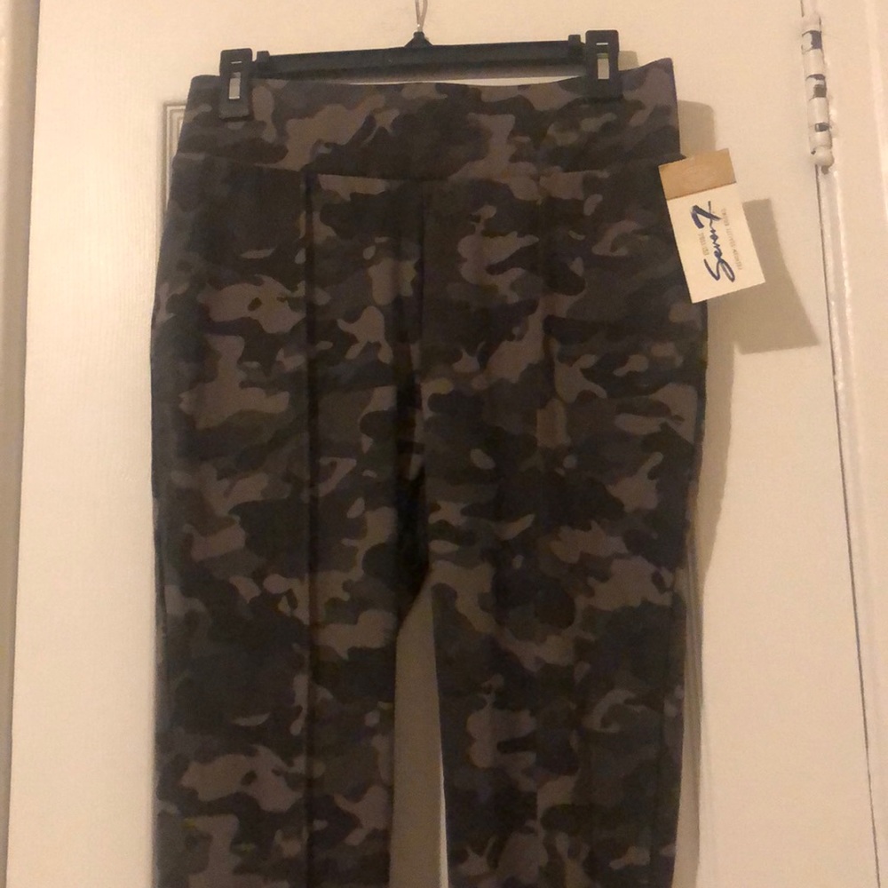 Seven camo pants